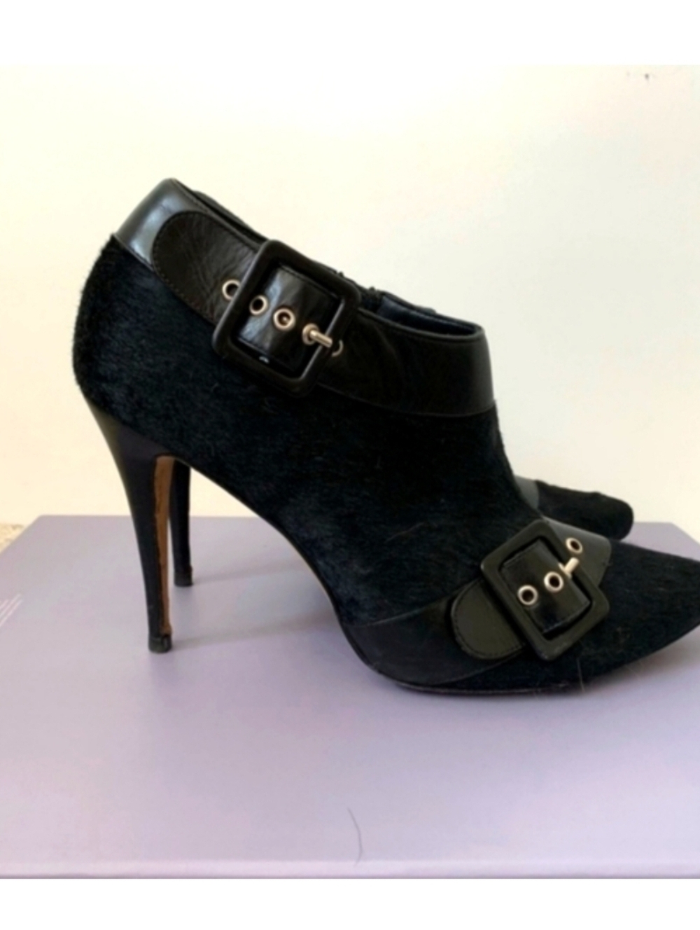 MANOLO BLAHNIK BLACK CALF HAIR POINTED BOOTIE SIZE 9